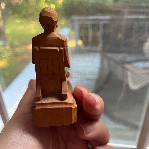 Vintage FOLK ART Wood Carving Old Man in Rocker - Picture 3 of 4